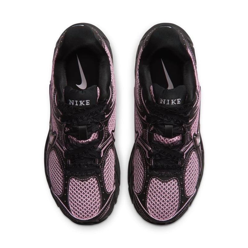 Nike V5 RNR Sneaker "Black & Medium Soft Pink" | Damen | Sportstyle | 04 | SPORTSHOWROOM