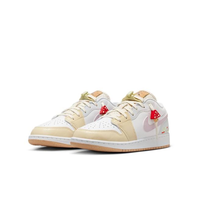 Jordan 1 Low SE IB8861-151 05