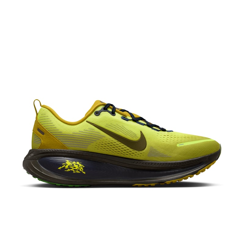 Nike Vomero 18 SE IQ3413-704 03