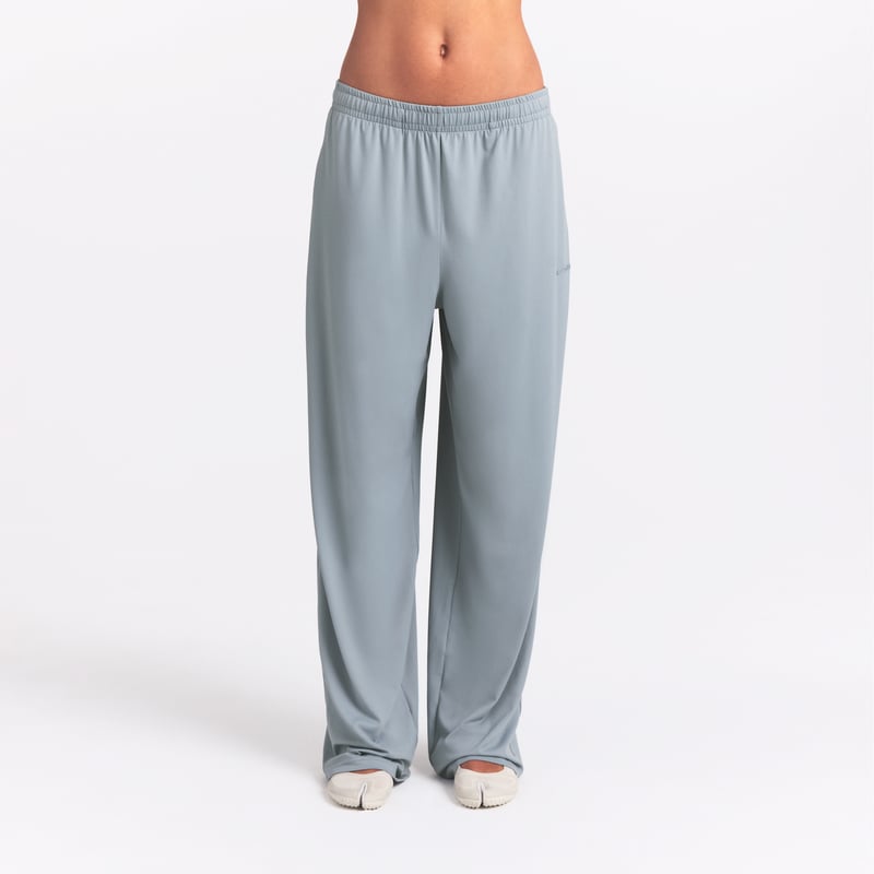 NikeSKIMS Airy IR5053-062 02