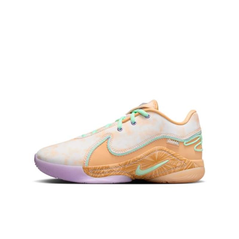 Nike LeBron 22 x Monopoly HV8615-200 01