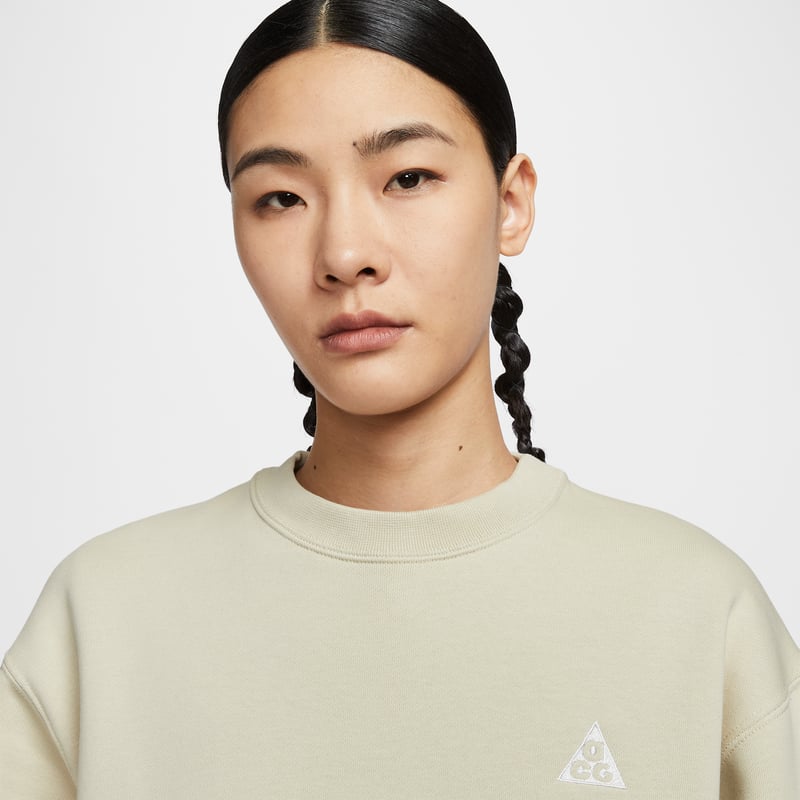Nike ACG "Tuff Fleece" Therma-FIT Crew-Neck Sweatshirt "Light Khaki" | Kvinnor | | 03 | SPORTSHOWROOM
