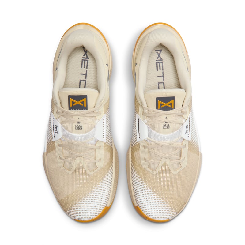Buty treningowe Nike Metcon 10 "Light Khaki & Gold Leaf" | Mezczyzni | Trening | 04 | SPORTSHOWROOM