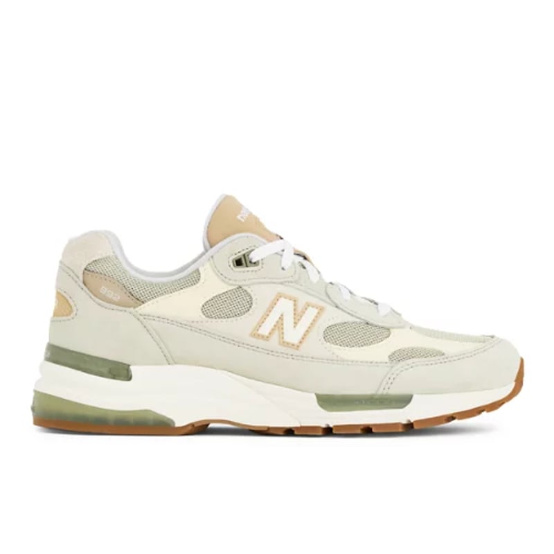 New Balance 992 Made in USA sneakerit "Olivine & Incense" | Miehet & Naiset | Sportstyle | 02 | SPORTSHOWROOM