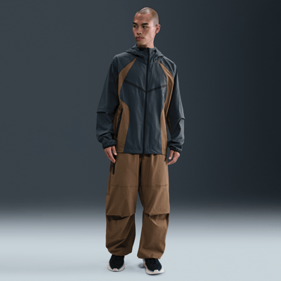 Nike Tech Woven Oversized HM7158-235 01