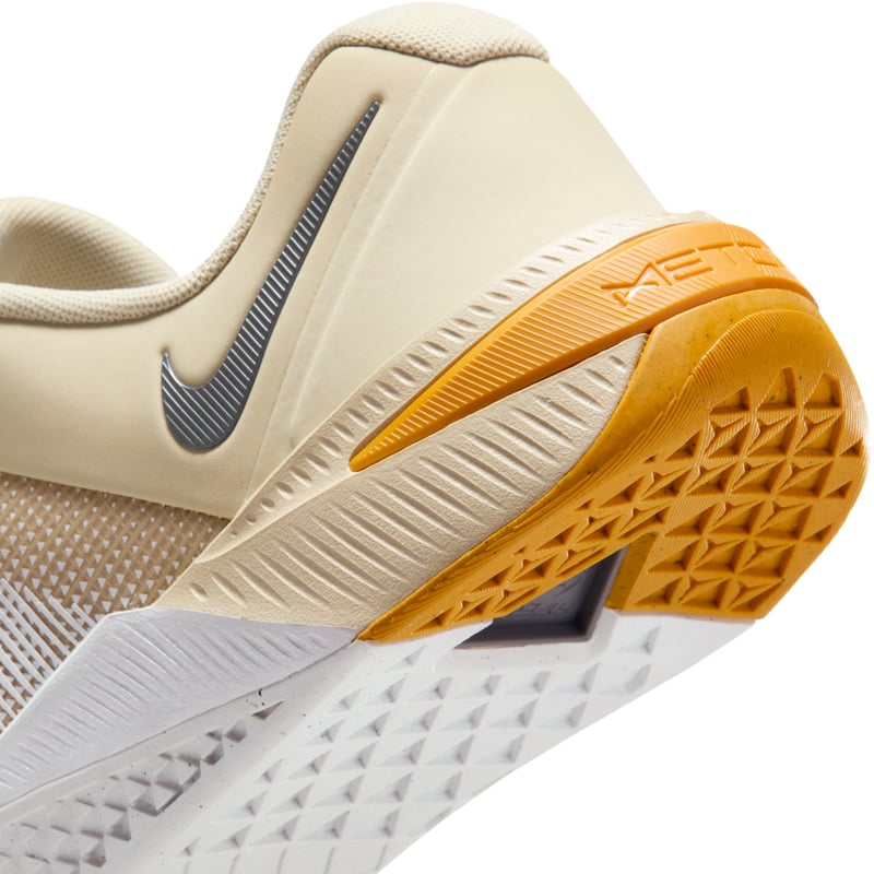 Buty treningowe Nike Metcon 10 "Light Khaki & Gold Leaf" | Mezczyzni | Trening | 08 | SPORTSHOWROOM