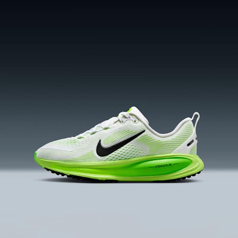Nike Vomero 18 HQ2157-101 01