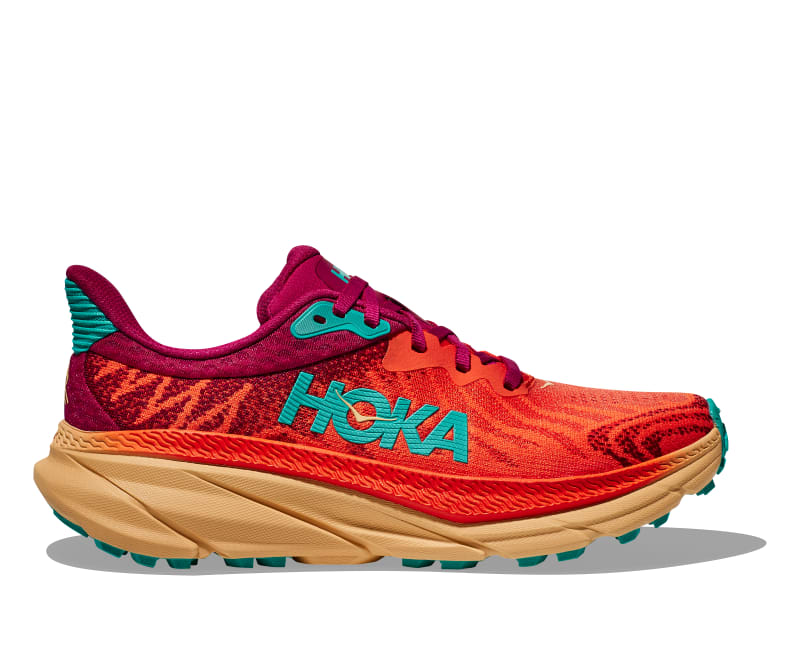 HOKA Challenger 8 