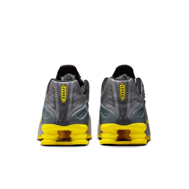 Nike Shox R4 IH3397-078 06