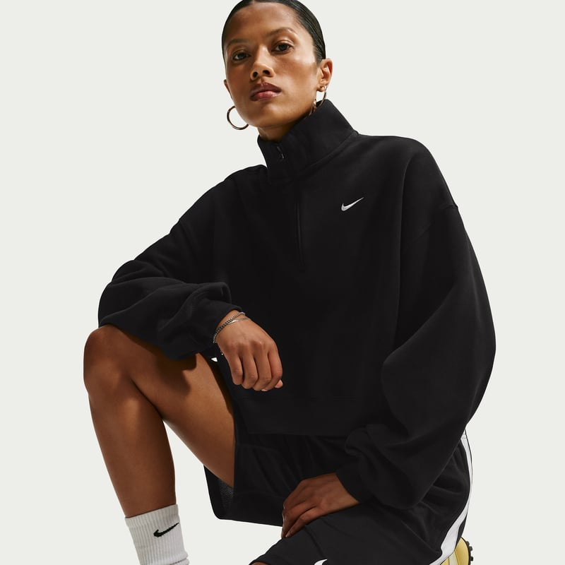 Nike Studio Fleece Medium Weight Oversized 1/4-Zip Cropped Topp "Total Black & Sail" | Dame | | 02 | SPORTSHOWROOM