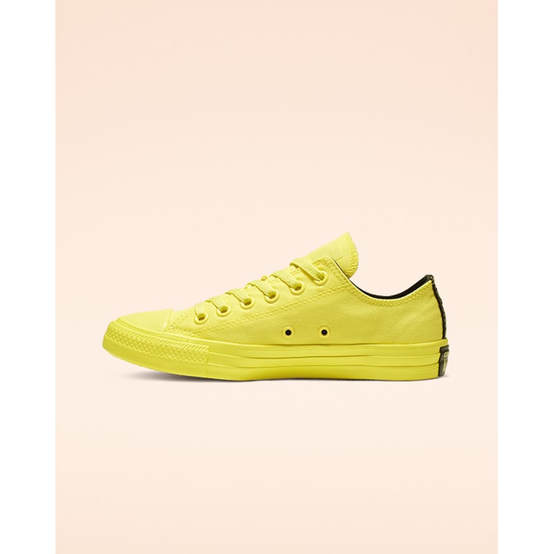Converse Chuck Taylor All Star Low x OPI 165660C 03