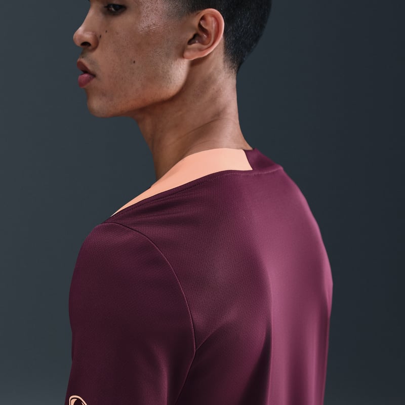 Nike Strike Dri-FIT HV6400-610 02