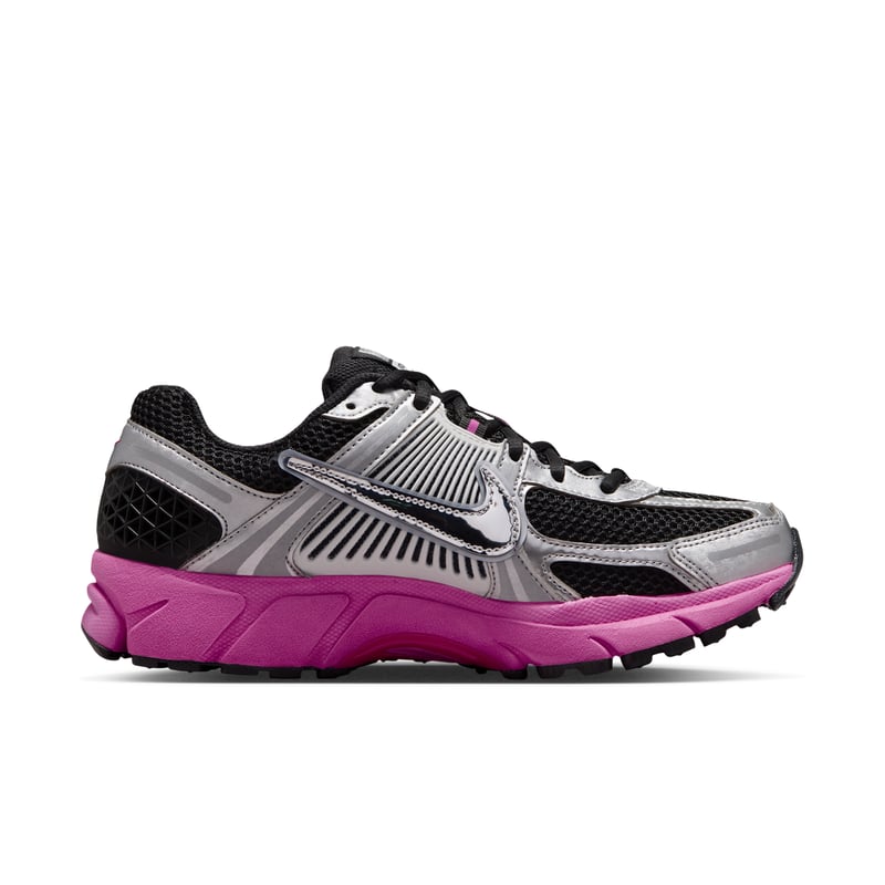 Nike Zoom Vomero 5 trainers "Off Noir & Fire Pink" | Women | SportStyle | 02 | SPORTSHOWROOM