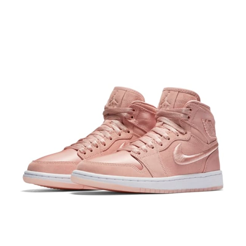 Jordan 1 Retro High AO1847-645 04