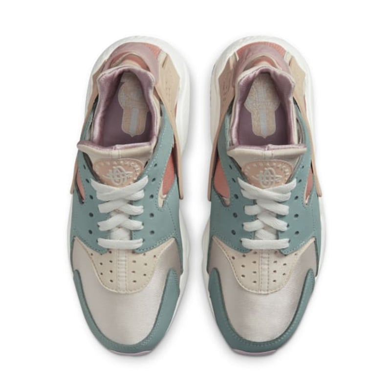 Nike Air Huarache DQ4990-104 04