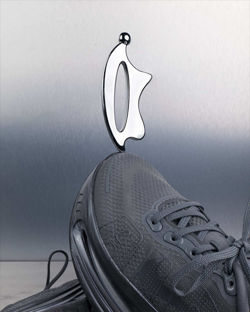 Nike Vomero Premium x Isamaya Ffrench löparskor "Smoke Grey" | Kvinnor | Löpning | 09 | SPORTSHOWROOM