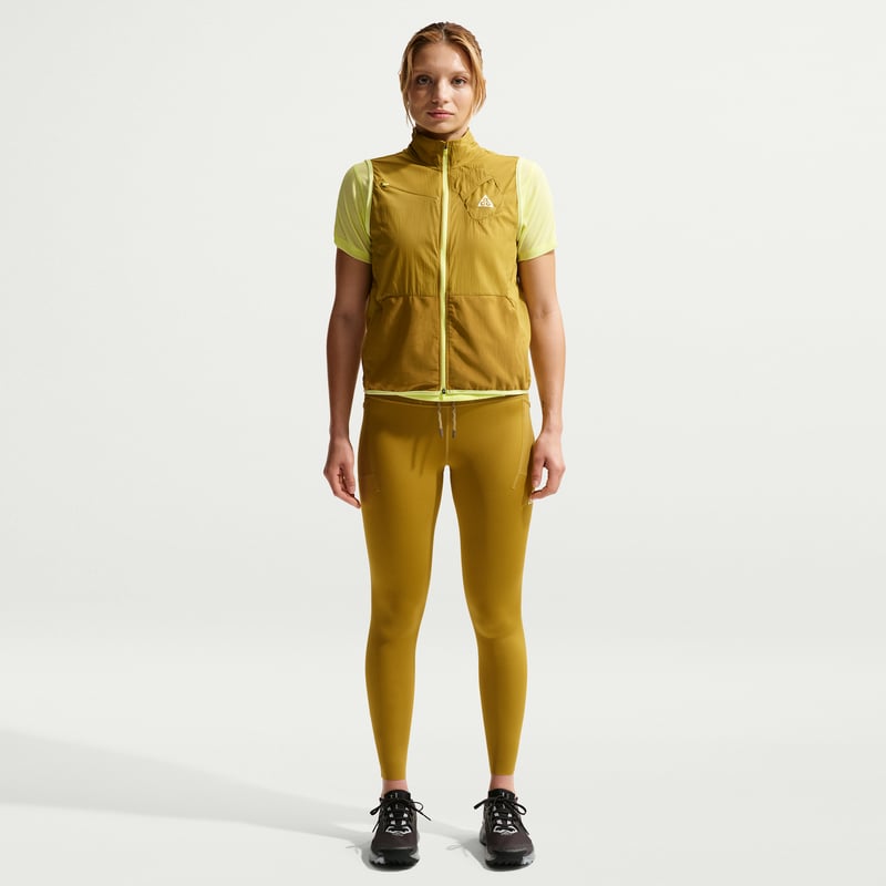 Top Nike ACG "Peat Moss & Light Liquid Lime" | Mujer | Aire Libre | 04 | SPORTSHOWROOM