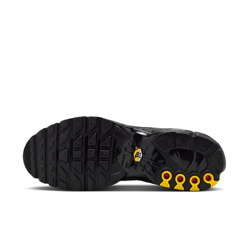 Superge Nike Air Max Plus Cordura "Triple Black" | Moški | Sportstyle | 02 | SPORTSHOWROOM