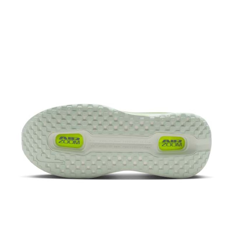 Nike Vomero Premium HQ2050-300 02