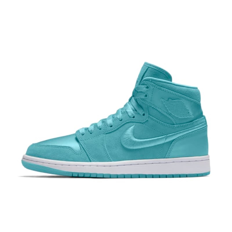 Jordan 1 Retro High AO1847-440 01