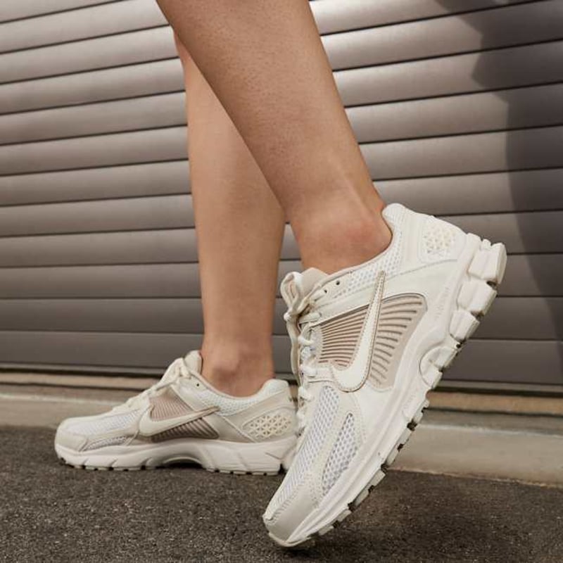 Nike Zoom Vomero 5 FQ6868-111 02