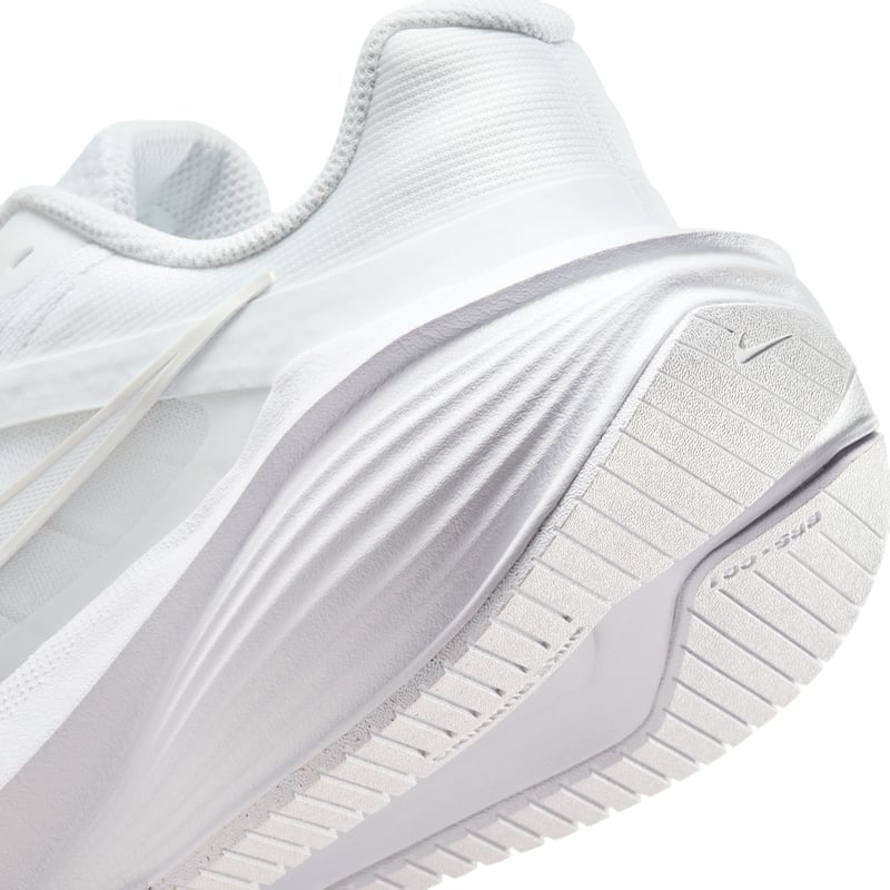 Обувки Nike Downshifter 14 "Triple White" | Мъже | Бягане | 08 | SPORTSHOWROOM