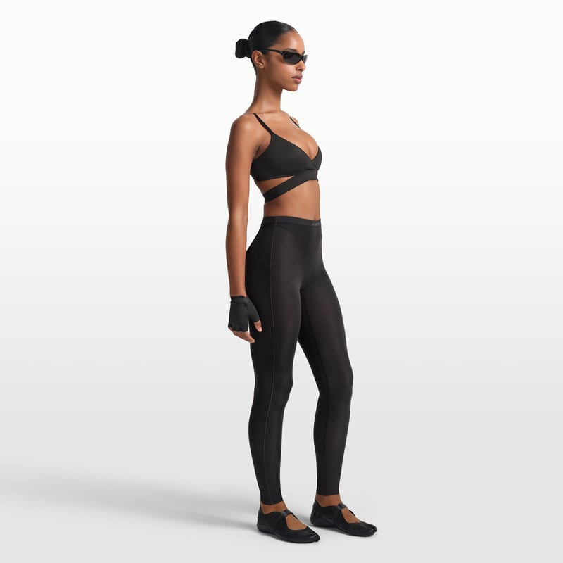 NikeSKIMS Weightless Layers IU8311-054 04