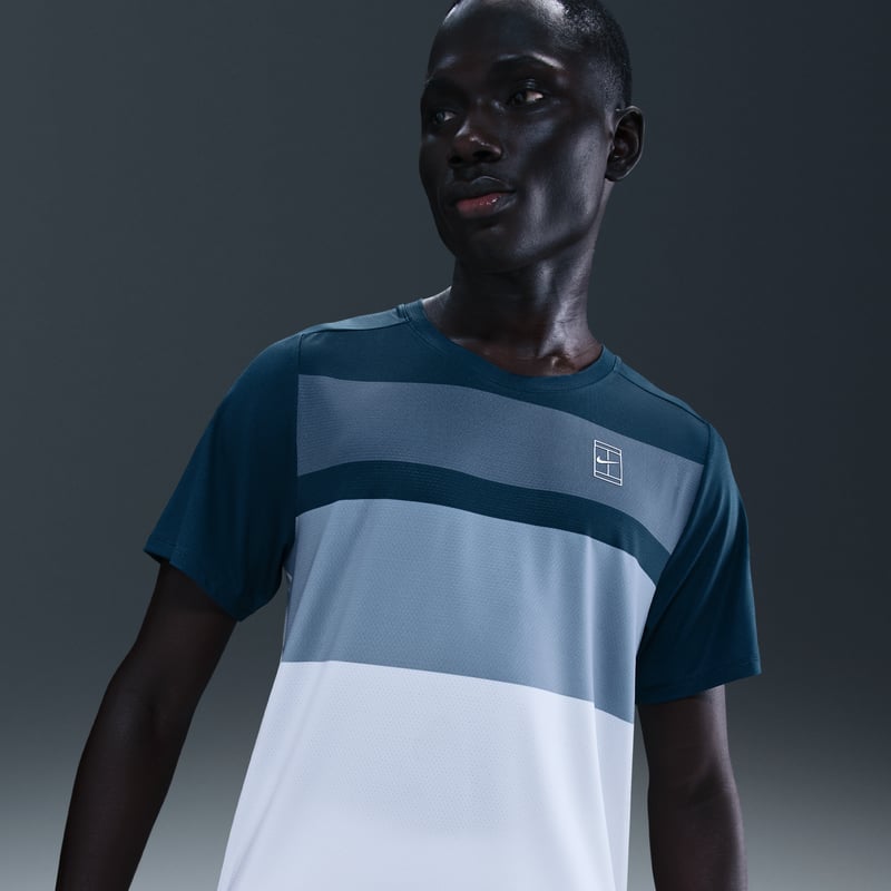 NikeCourt Advantage FZ9845-479 01