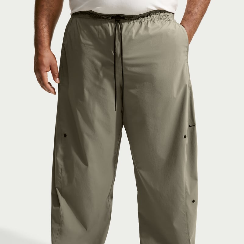 Spodnie Nike Tech Helios Dri-FIT "Light Army" | Mezczyzni | | 08 | SPORTSHOWROOM