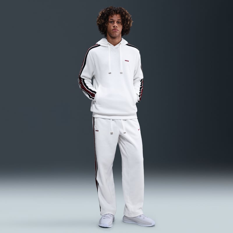 Nike LeBron Standard Issue Therma-FIT Pullover Huvtroja "Sail & Dark Team Red" | Män | Basket | 04 | SPORTSHOWROOM