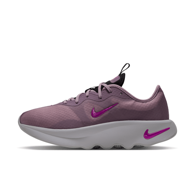 Scarpe Nike Motiva 2 "Plum Fog & Violet Dust" | Donna | Camminata | 01 | SPORTSHOWROOM