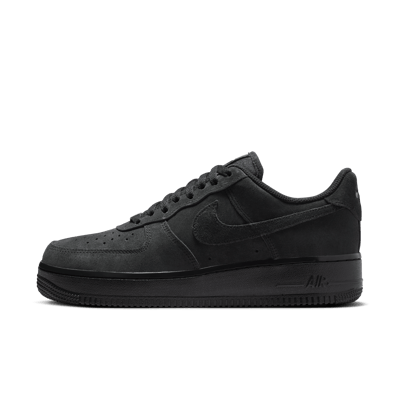 Superge Nike Air Force 1 '07 "Triple Black" | Ženske | Sportstyle | 01 | SPORTSHOWROOM