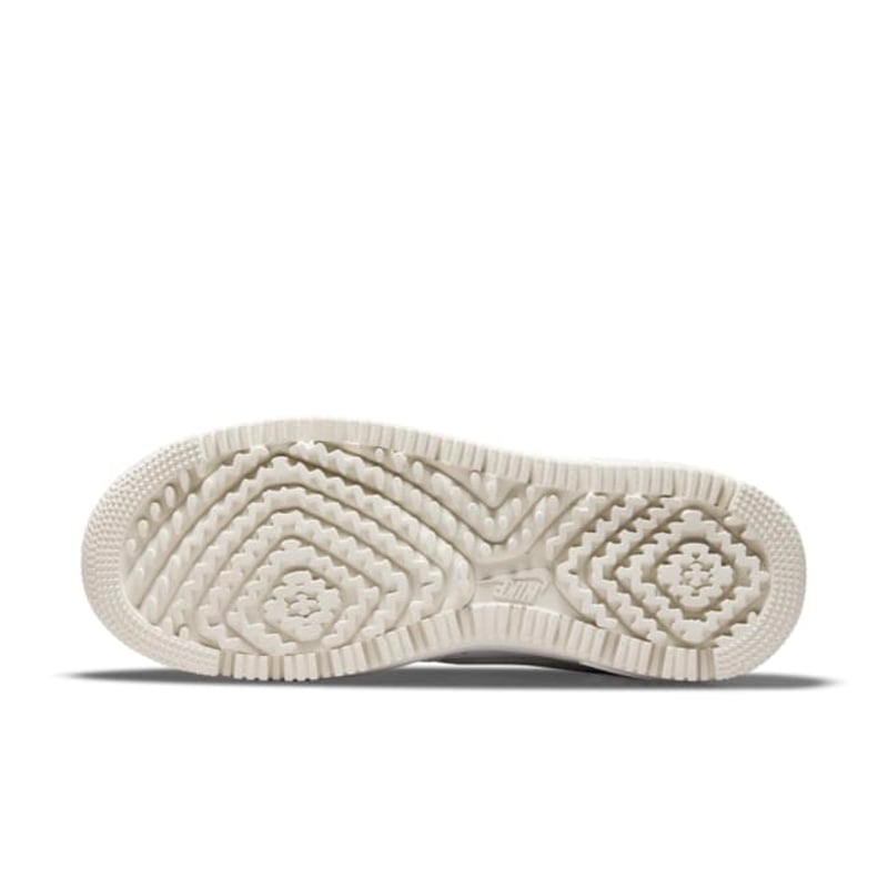 Nike Air Force 1 Luxe DD9605-100 02