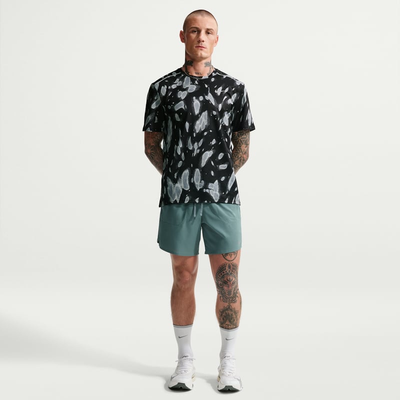 Camiseta Nike Miler Dri-FIT UV "Black" | Hombre | Correr | 04 | SPORTSHOWROOM