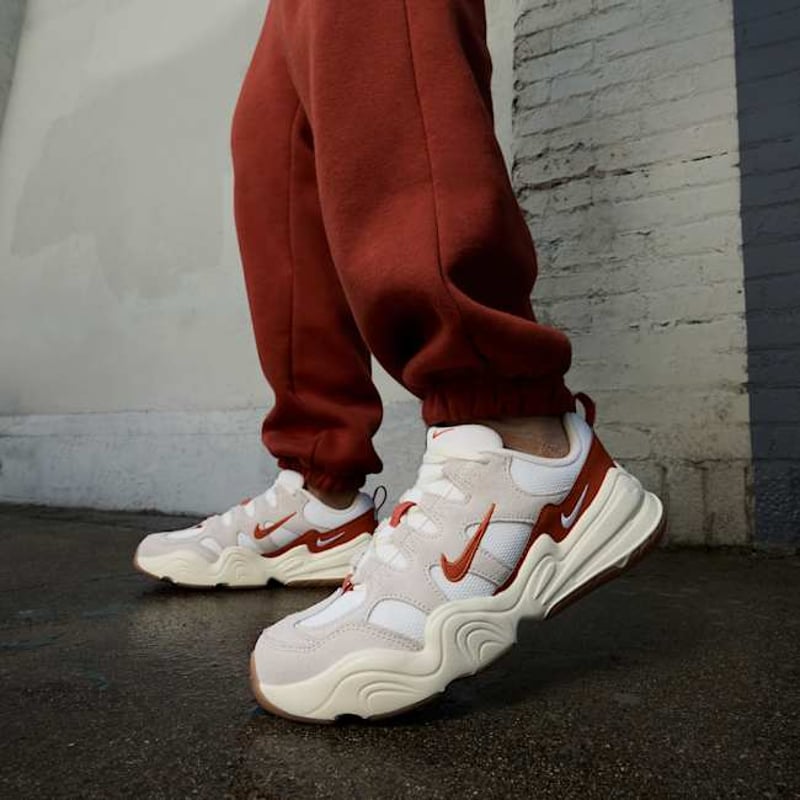 Nike Tech Hera FQ8107-133 02