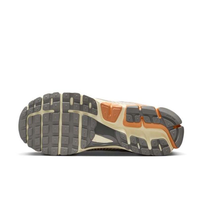 Nike Zoom Vomero 5 IB7469-030 02