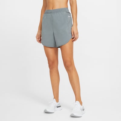Nike Tempo Luxe Shorts "Smoke Grey" | Kvinnor | Löpning | 01 | SPORTSHOWROOM