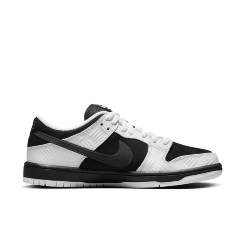 Nike SB Dunk Low x TIGHTBOOTH FD2629-100 03