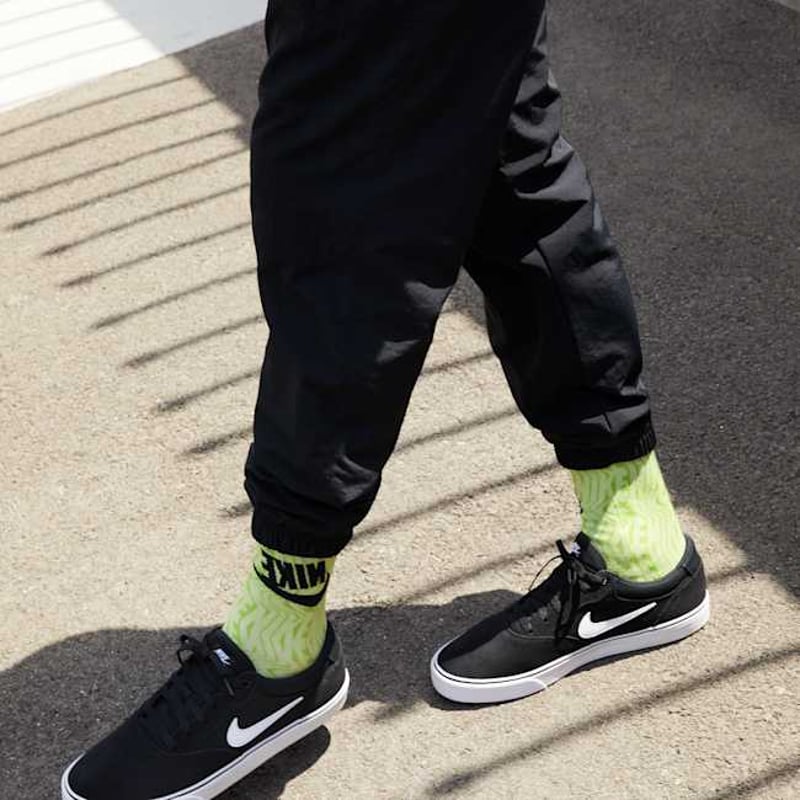 Nike SB Chron 2 DM3493-001 02