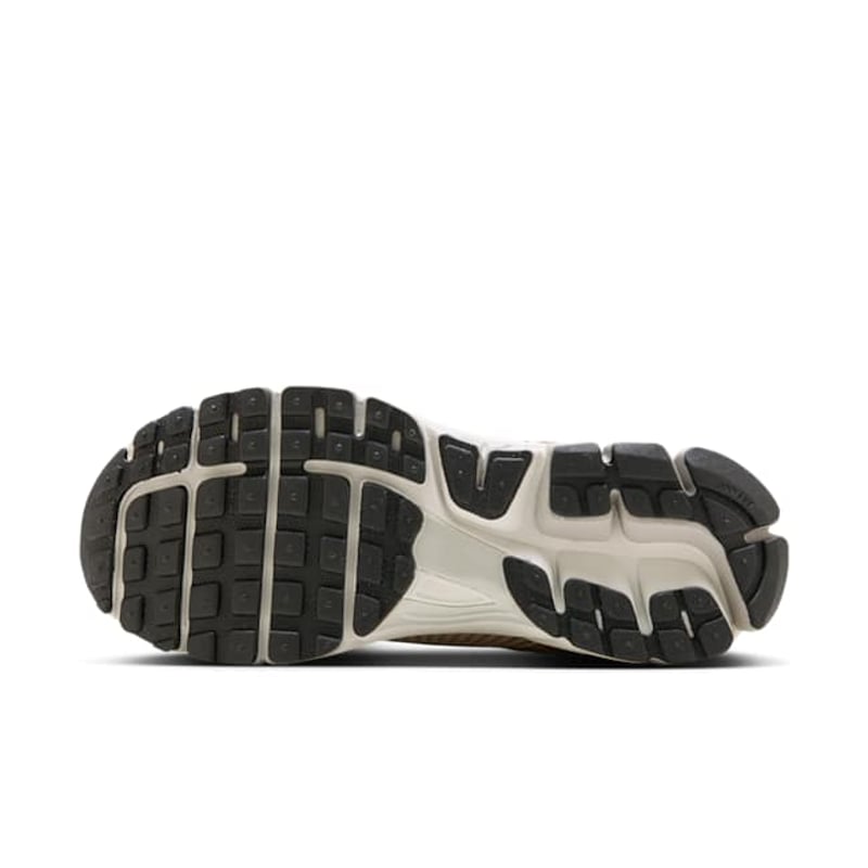 Nike Zoom Vomero 5 FN6742-200 02