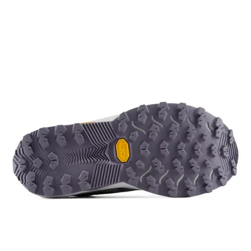 Tekaški copati New Balance FuelCell Rebel Trail "Grey Matter & Fennel Seed" | Ženske | Tek | 03 | SPORTSHOWROOM