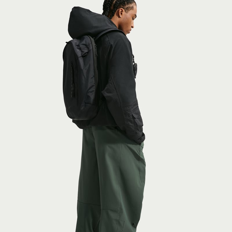 Spodnie Nike Tech Helios Dri-FIT Open-Hem "Camo Green" | Mezczyzni | Sportstyle | 03 | SPORTSHOWROOM