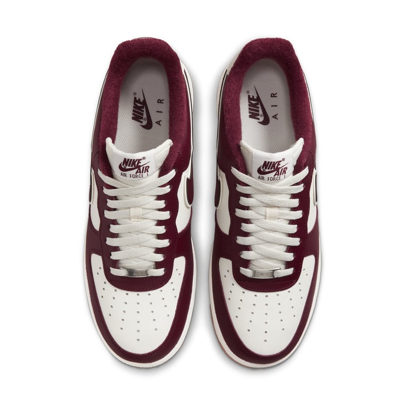 Nike Air Force 1 '07 LV8 ‘College Pack’ sneakers "Night Maroon" | Män | Sportstyle | 04 | SPORTSHOWROOM