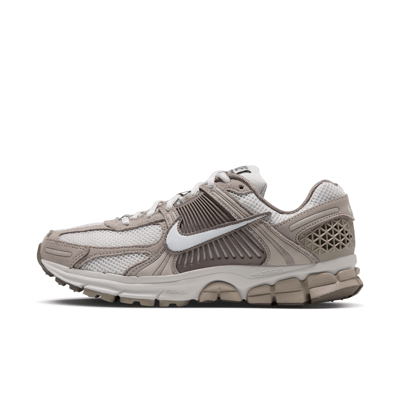 Sneakersy Nike Zoom Vomero 5 "Vast Grey & Enigma Stone" | Kobiety | Sportstyle | 01 | SPORTSHOWROOM
