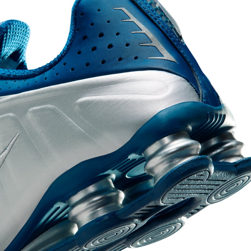 Nike Shox R4 IQ9391-476 08