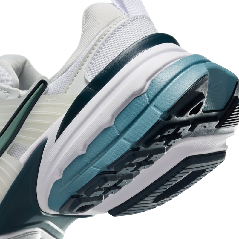 Nike V2K Run FD0736-111 08