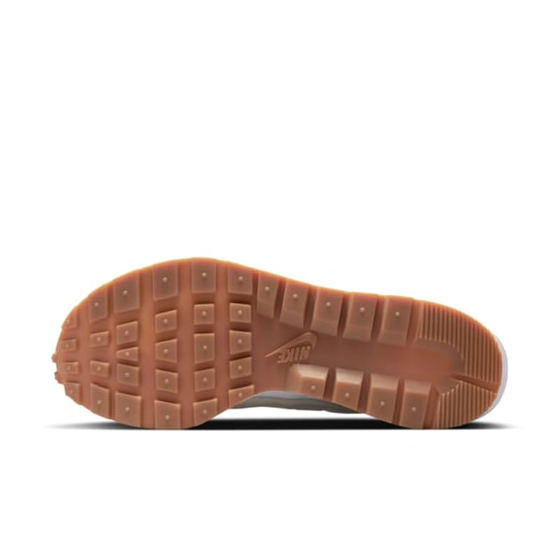 Nike VaporWaffle x sacai DD1875-100 02