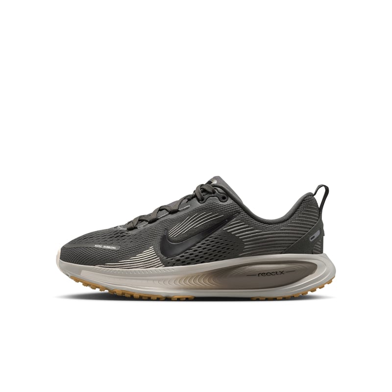 Nike Vomero 18 HQ2157-200 01