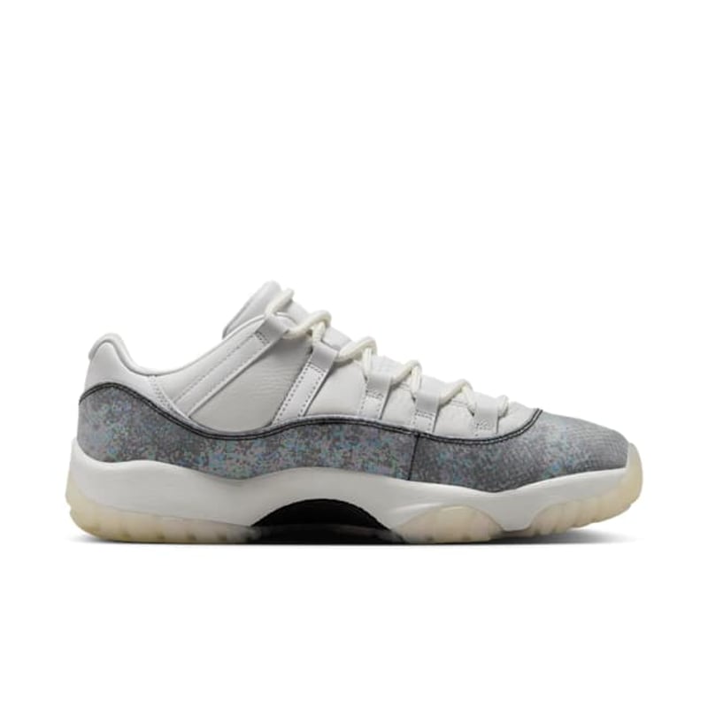 Jordan 11 Retro HQ7000-001 03