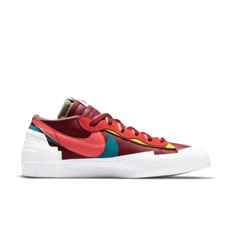 Nike Blazer Low x KAWS x sacai DM7901-600 03